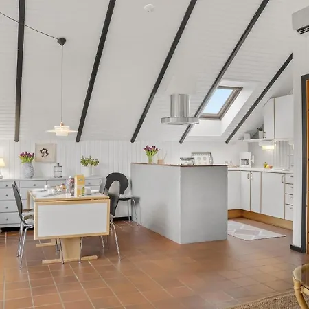 Feriehus 3 Bedroom Stunning In