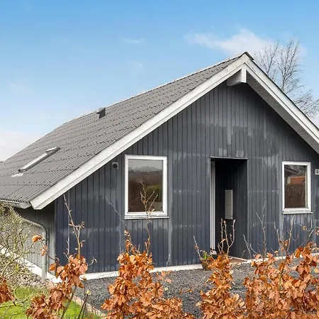 3 Bedroom Stunning In *