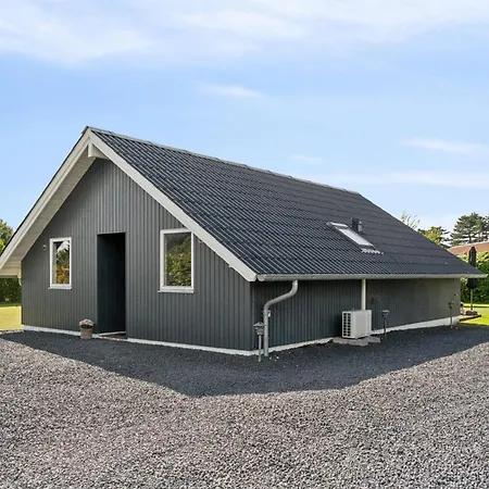 3 Bedroom Stunning In *