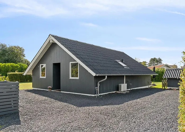3 Bedroom Stunning In *